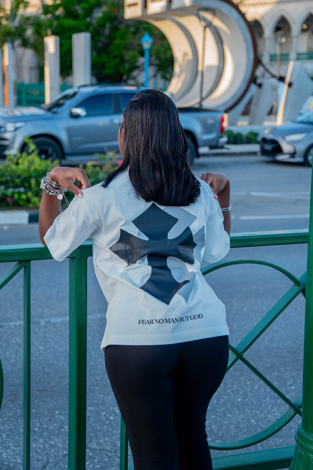BLACK CROSSES TEE